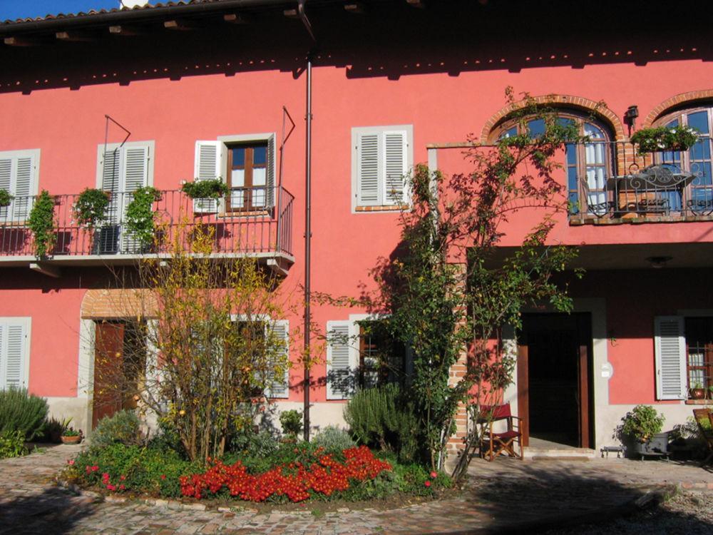 Agriturismo Il Gioco Dell'Oca Barolo Exterior foto