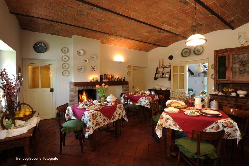 Agriturismo Il Gioco Dell'Oca Barolo Exterior foto