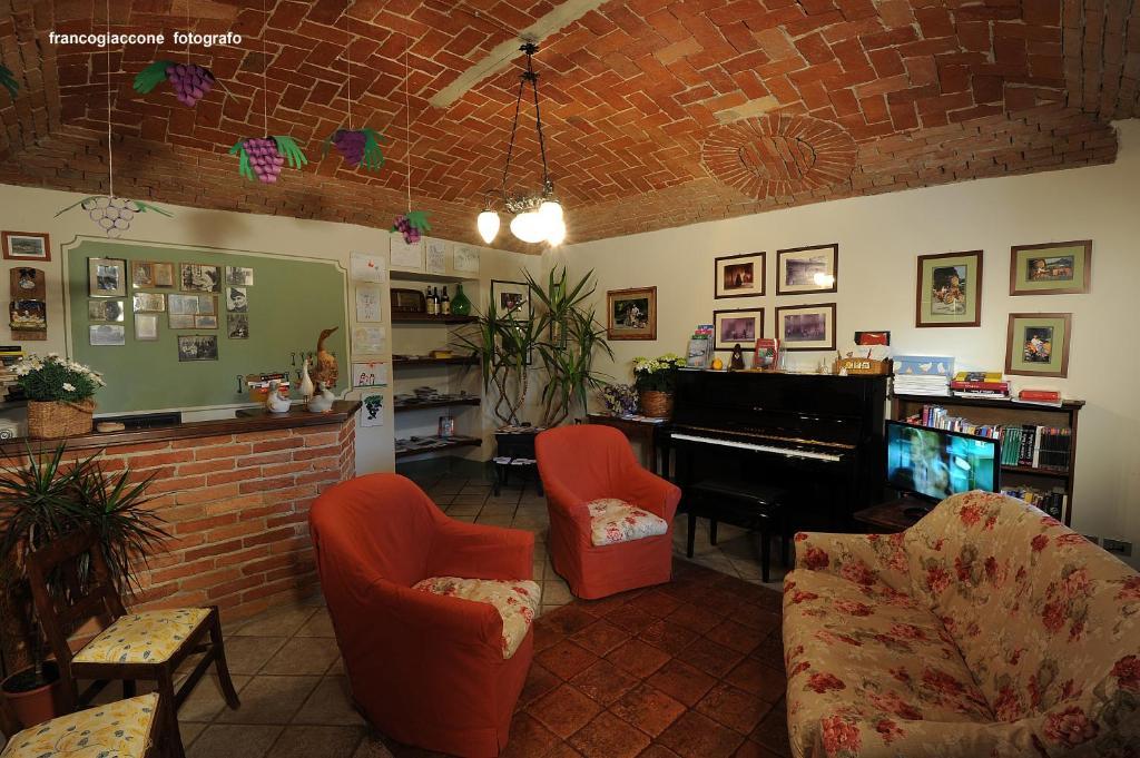 Agriturismo Il Gioco Dell'Oca Barolo Exterior foto